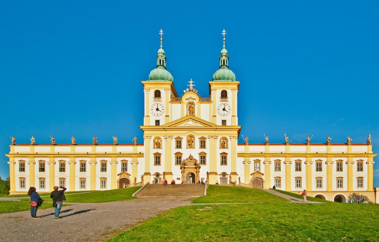 Central Park Flora Olomouc Exterior photo